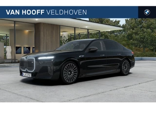 BMW 7 Serie M760e xDrive High Executive Automaat / Panoramadak Sky Lounge / Trekhaak / Bowers & Wilkins / Massagefunctie  / Parking Assistant Professional / Multifunctionele Stoelen