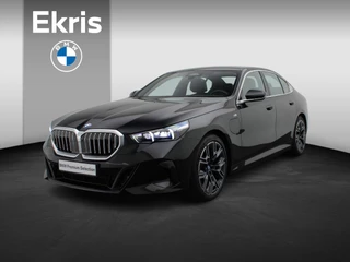 BMW 5 Serie Sedan 530e M Sportpakket | Innovation Pack | Travel Pack | Comfort Pack| Stuurwielrand Verwarmd | Trekhaak | Panoramadak | 4-zone airconditioning | Driving Assistant Plus | Harman Kardon