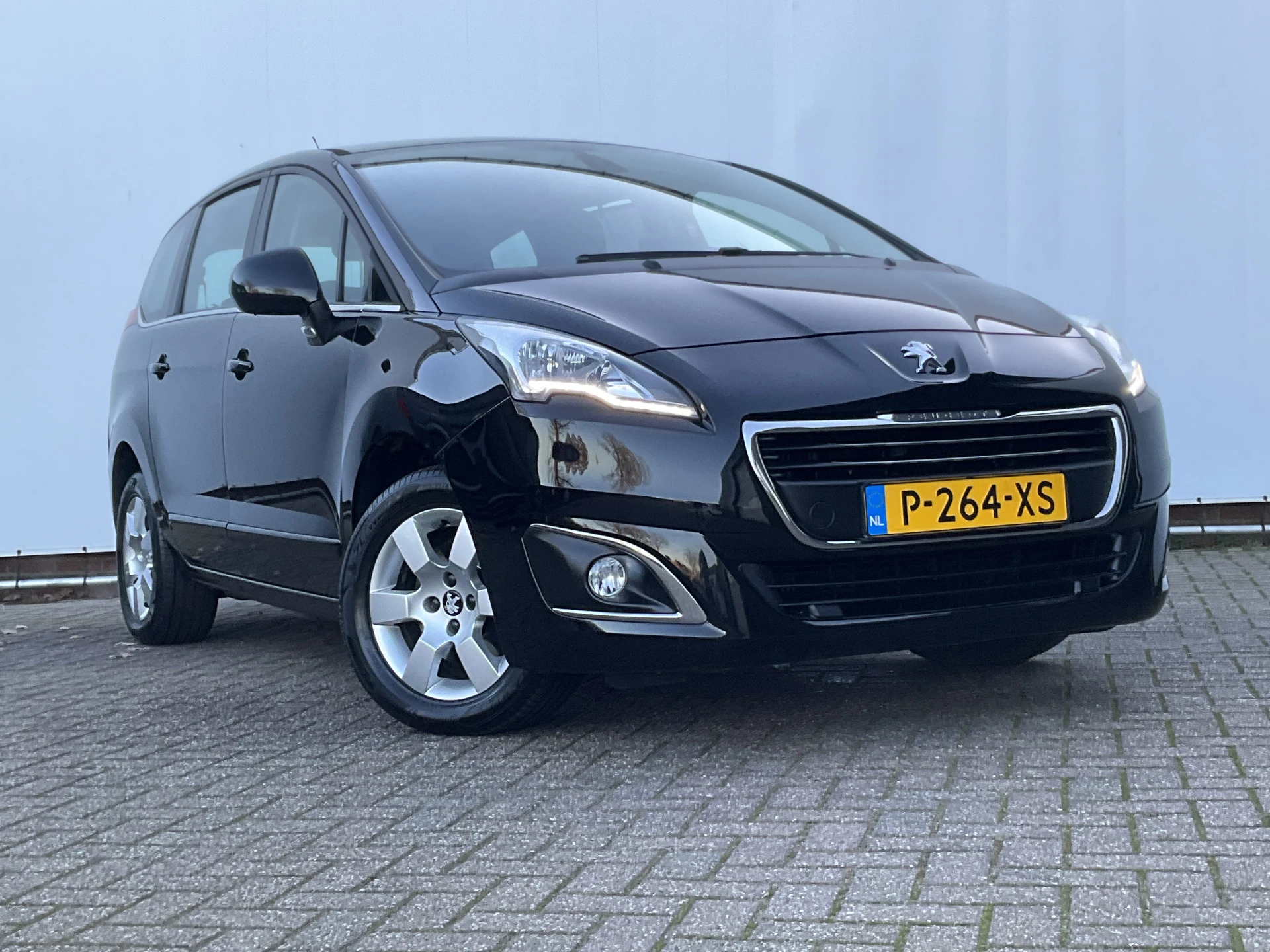 Hoofdafbeelding Peugeot 5008