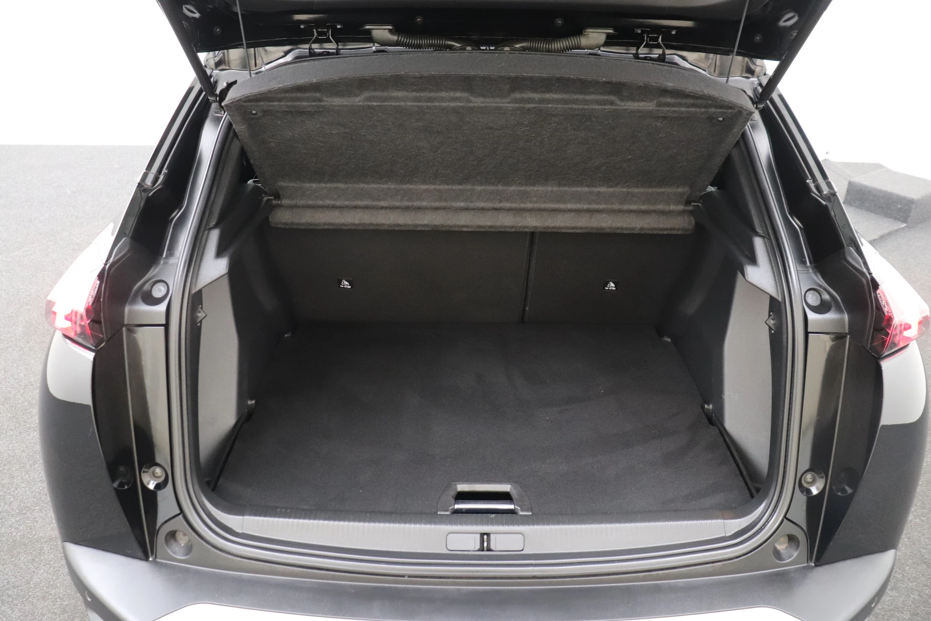 Hoofdafbeelding Peugeot e-2008