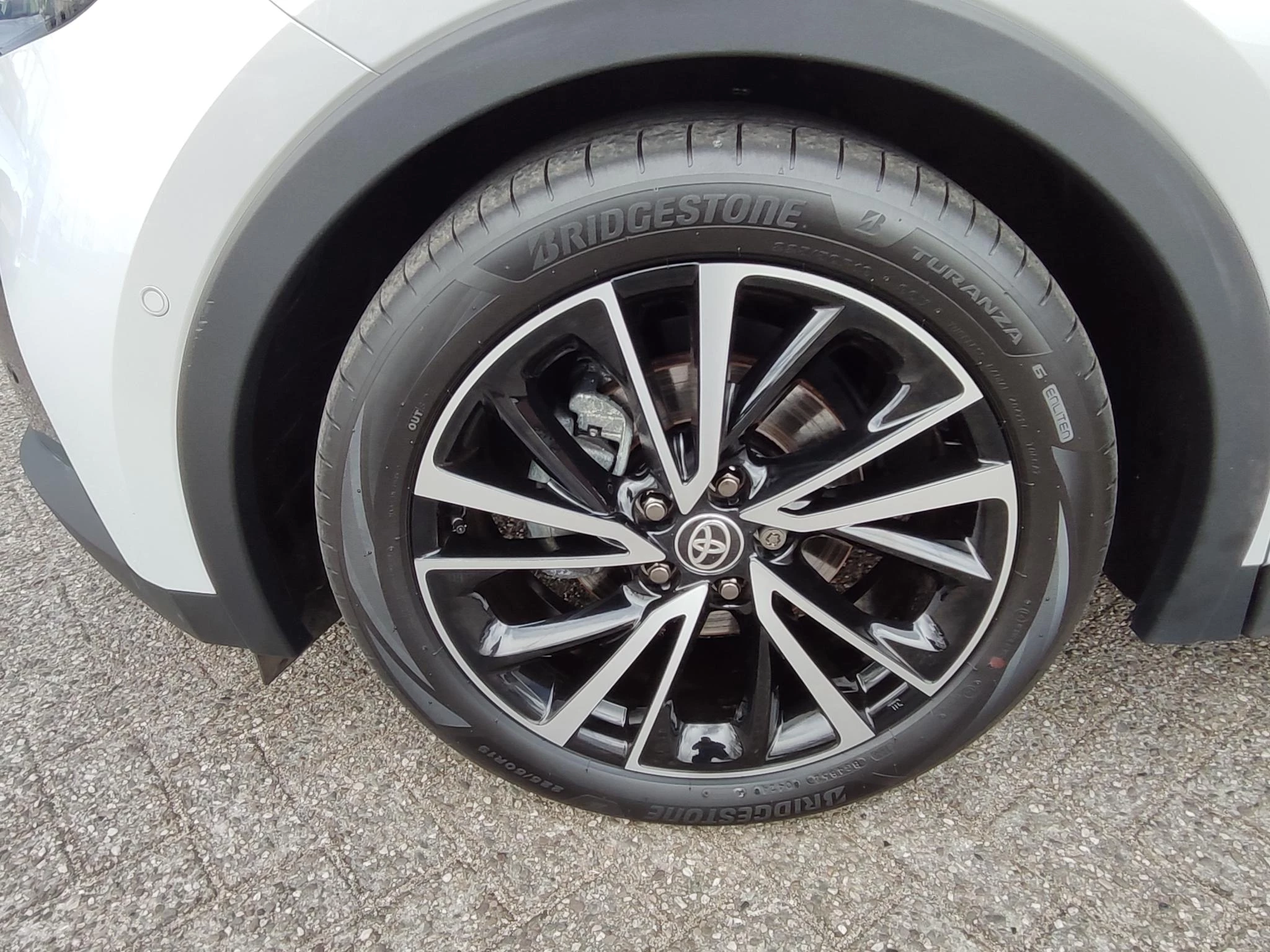 Hoofdafbeelding Toyota C-HR