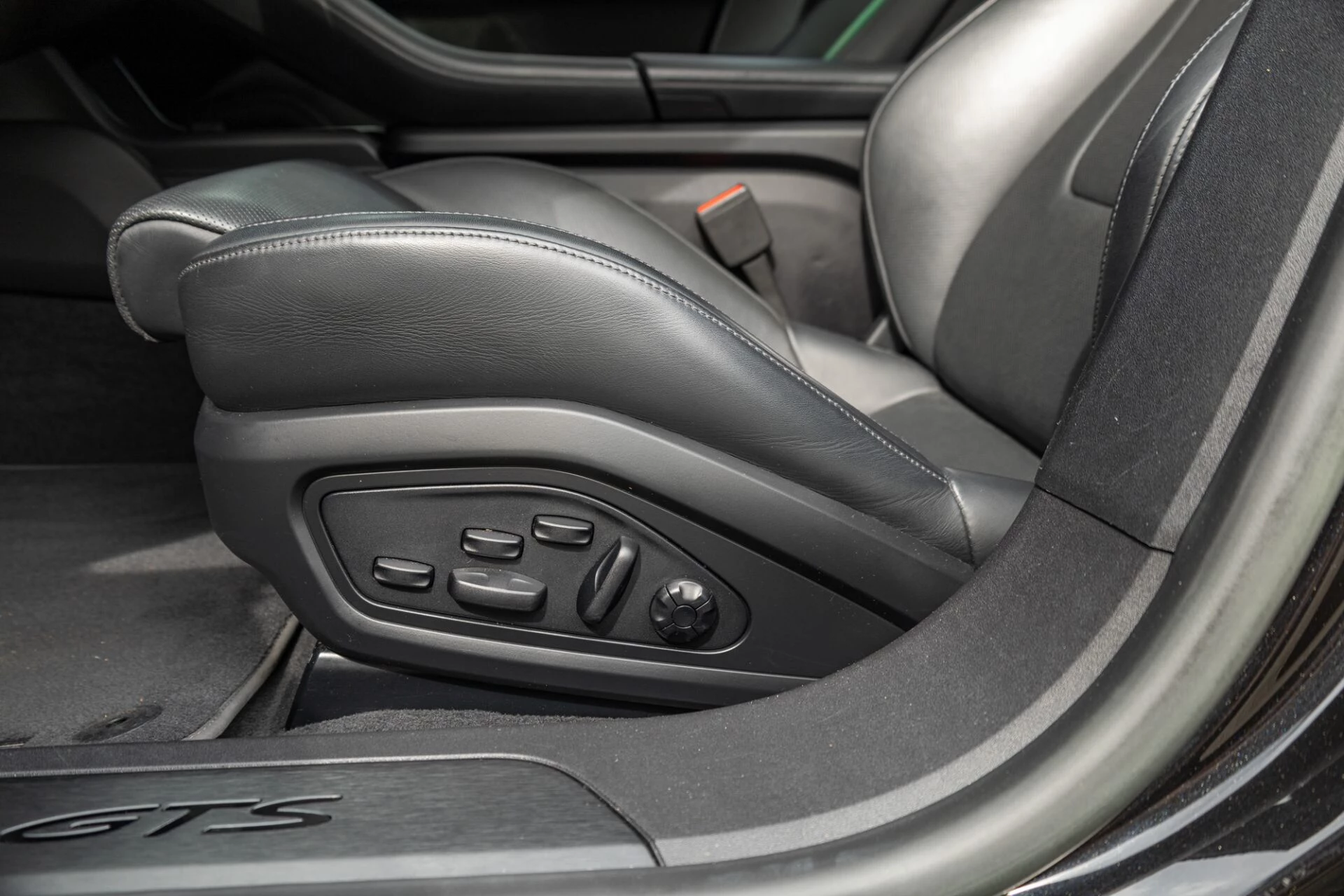 Hoofdafbeelding Porsche Taycan