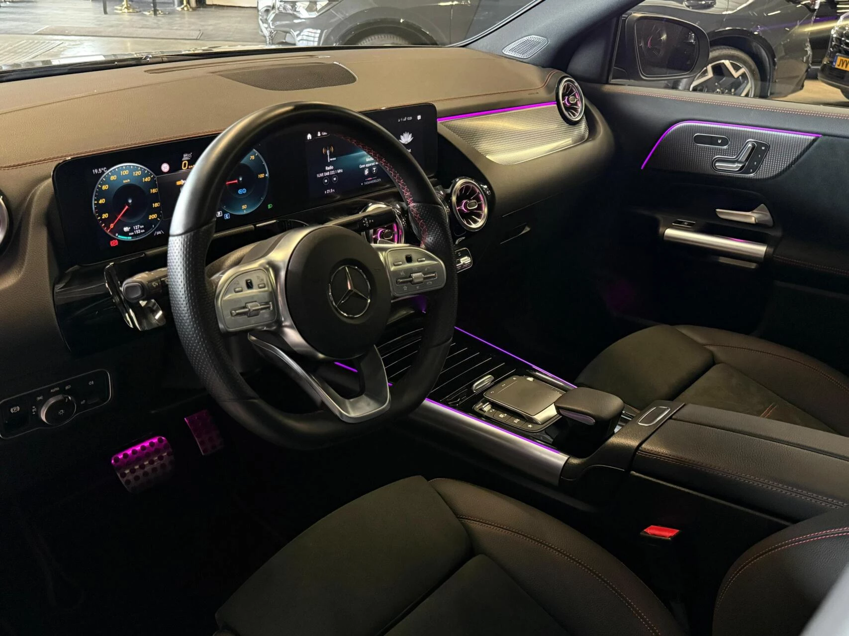 Hoofdafbeelding Mercedes-Benz EQA