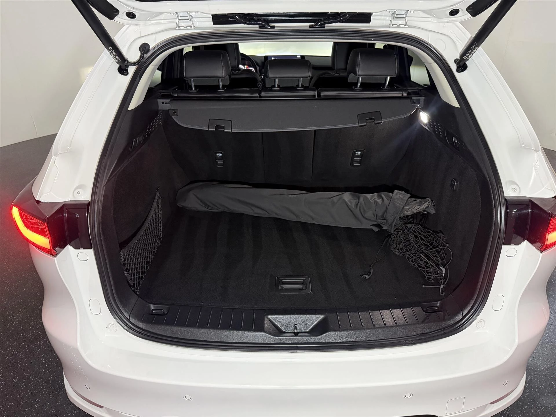 Hoofdafbeelding Mazda CX-60