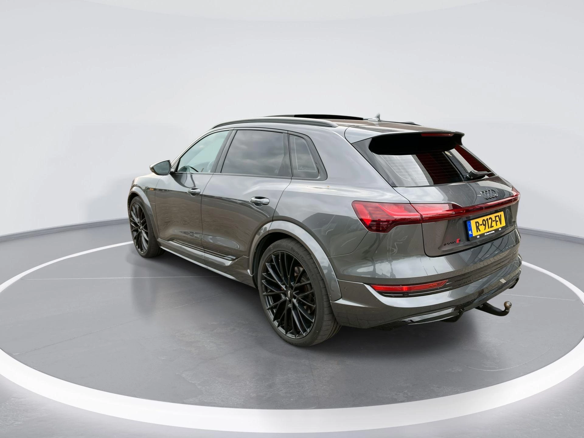 Hoofdafbeelding Audi e-tron