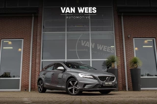 Hoofdafbeelding Volvo V40 Volvo V40 2.0 T2 R-Design Facelift | 2e eigenaar | LED | Navigatie | 17 inch | Climate control | Alcantara/leer | Sportstoelen | PDC | Cruise control | Sportstuur | 122 pk