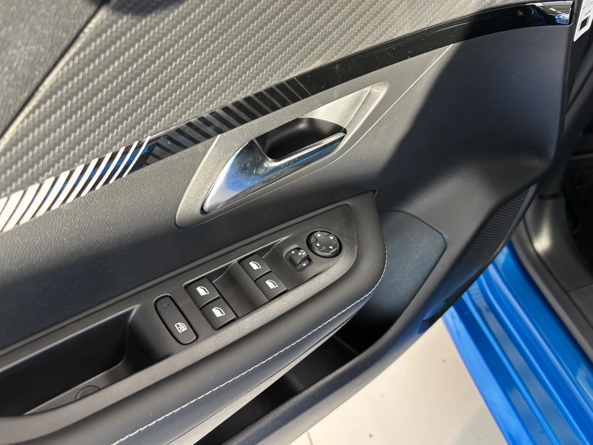 Hoofdafbeelding Peugeot e-208