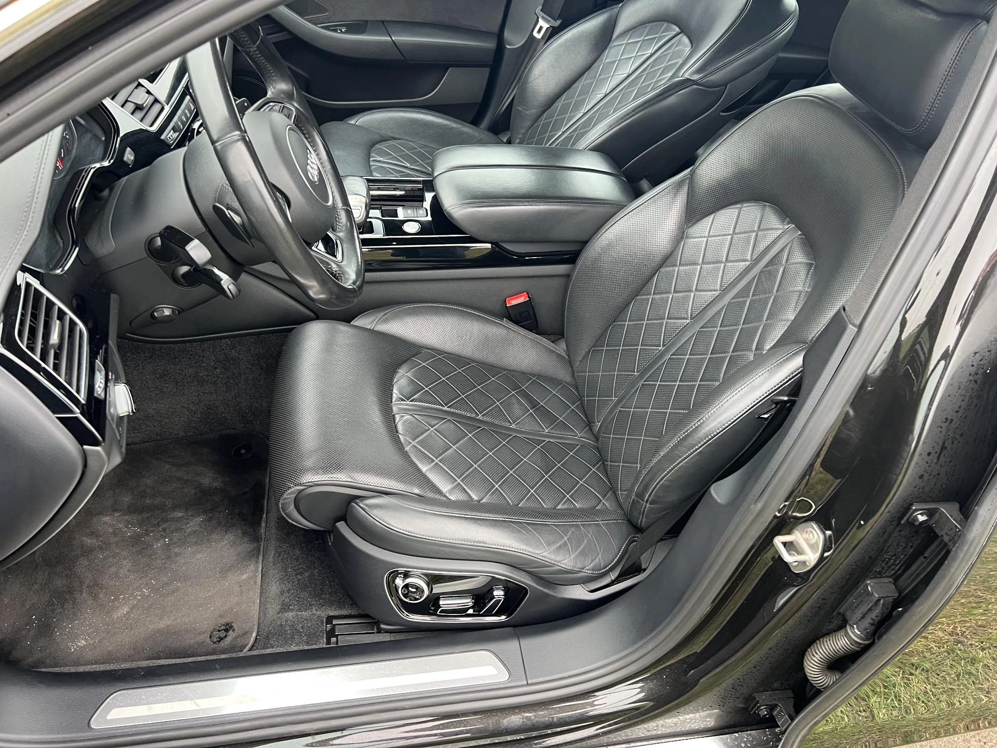 Hoofdafbeelding Audi A8