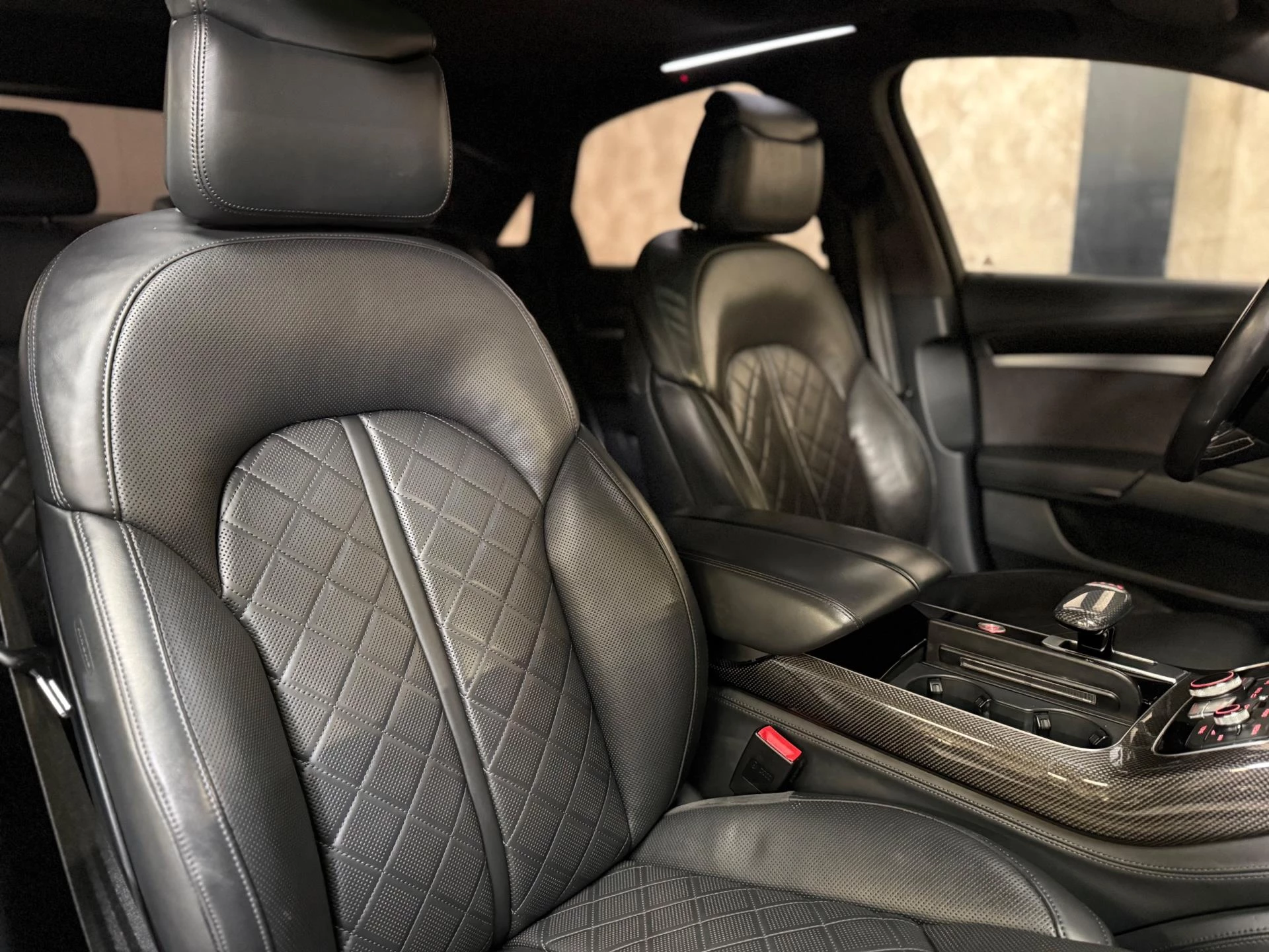 Hoofdafbeelding Audi S8