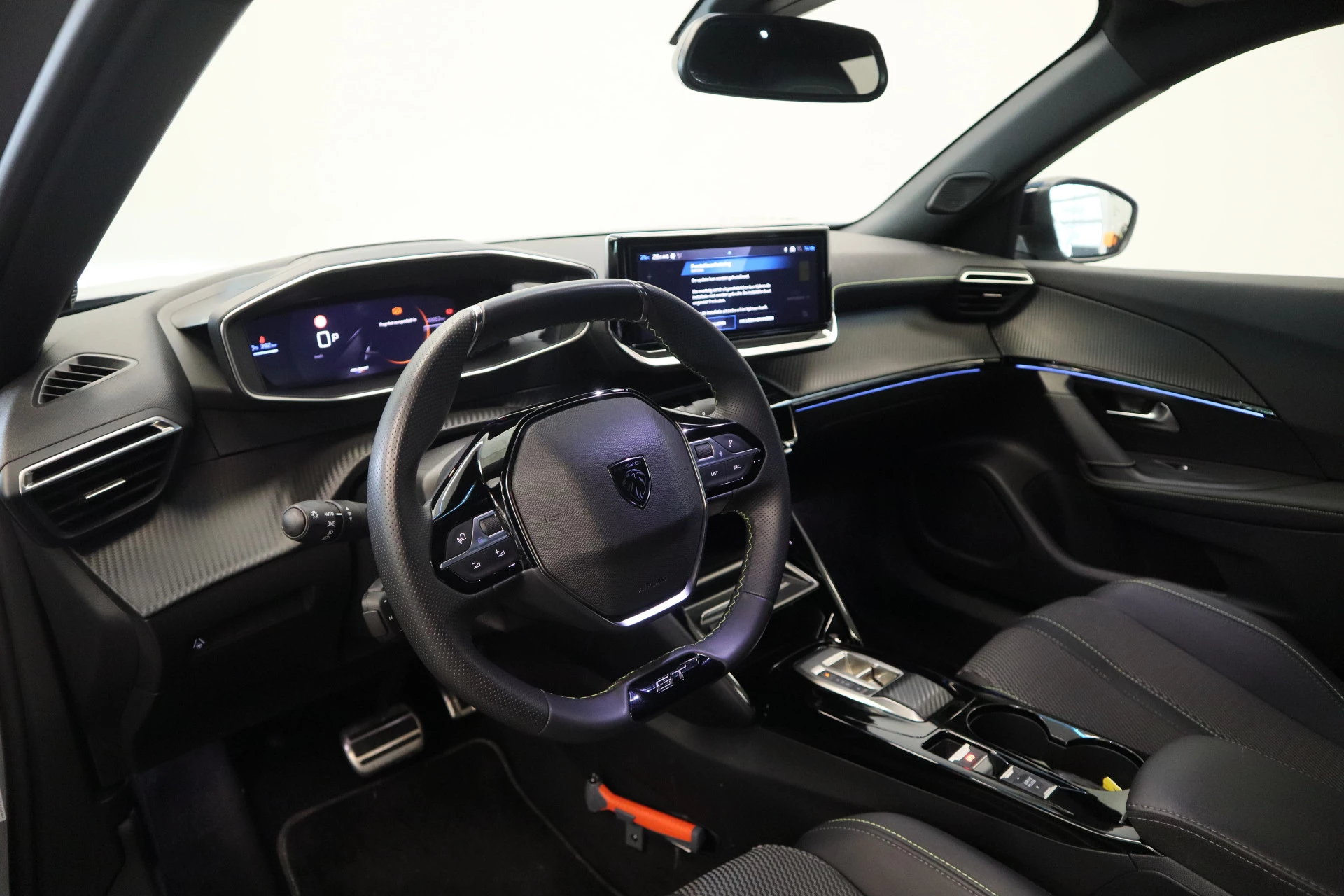 Hoofdafbeelding Peugeot e-2008