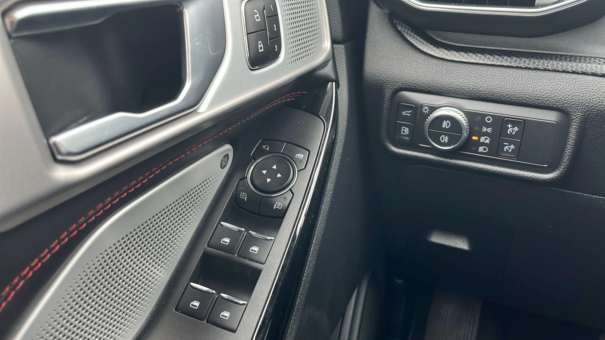 Hoofdafbeelding Ford Explorer