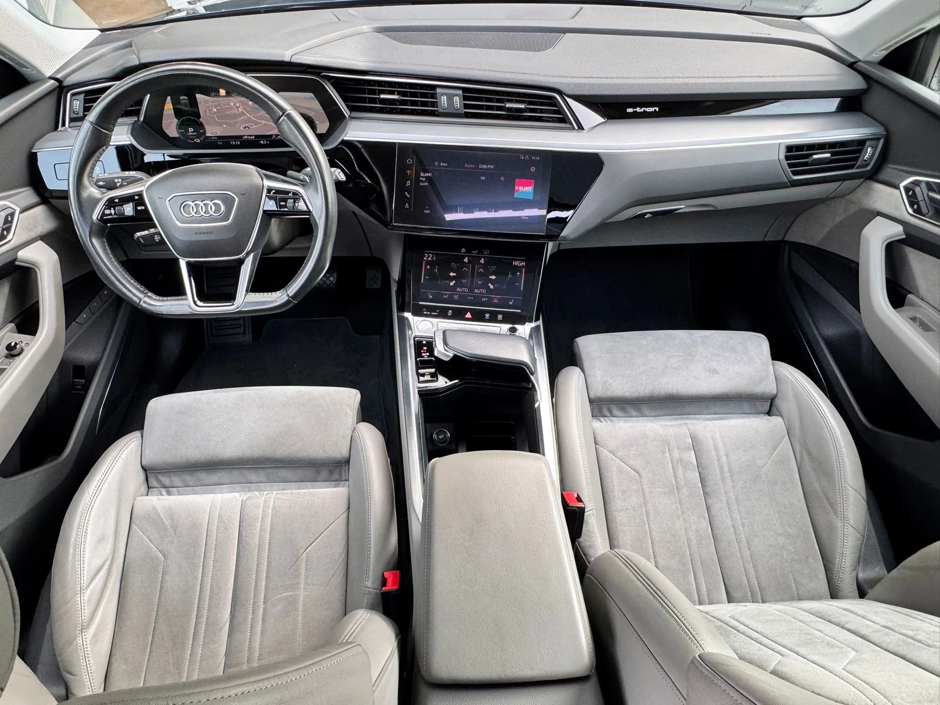 Hoofdafbeelding Audi e-tron