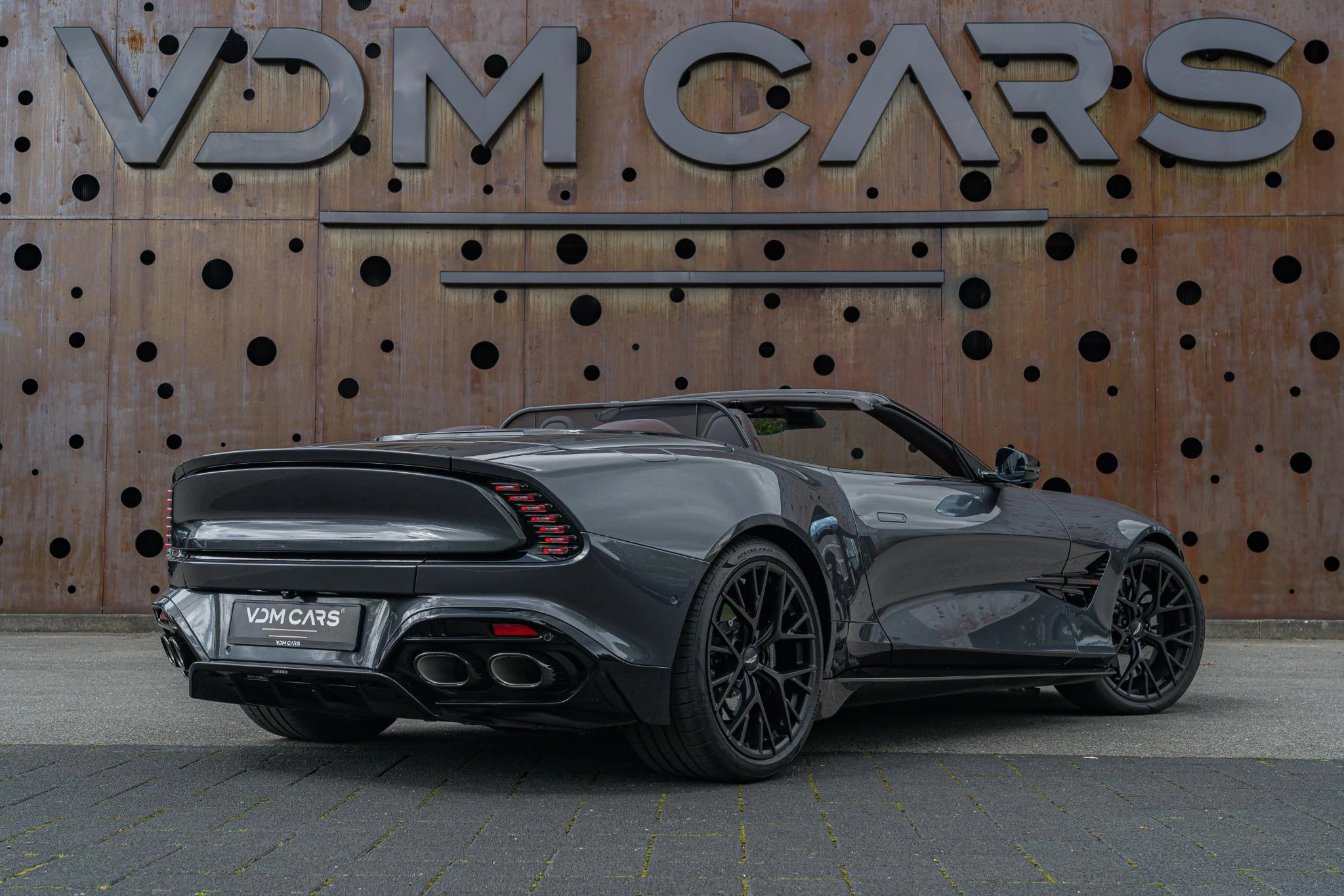 Hoofdafbeelding Aston Martin Vanquish