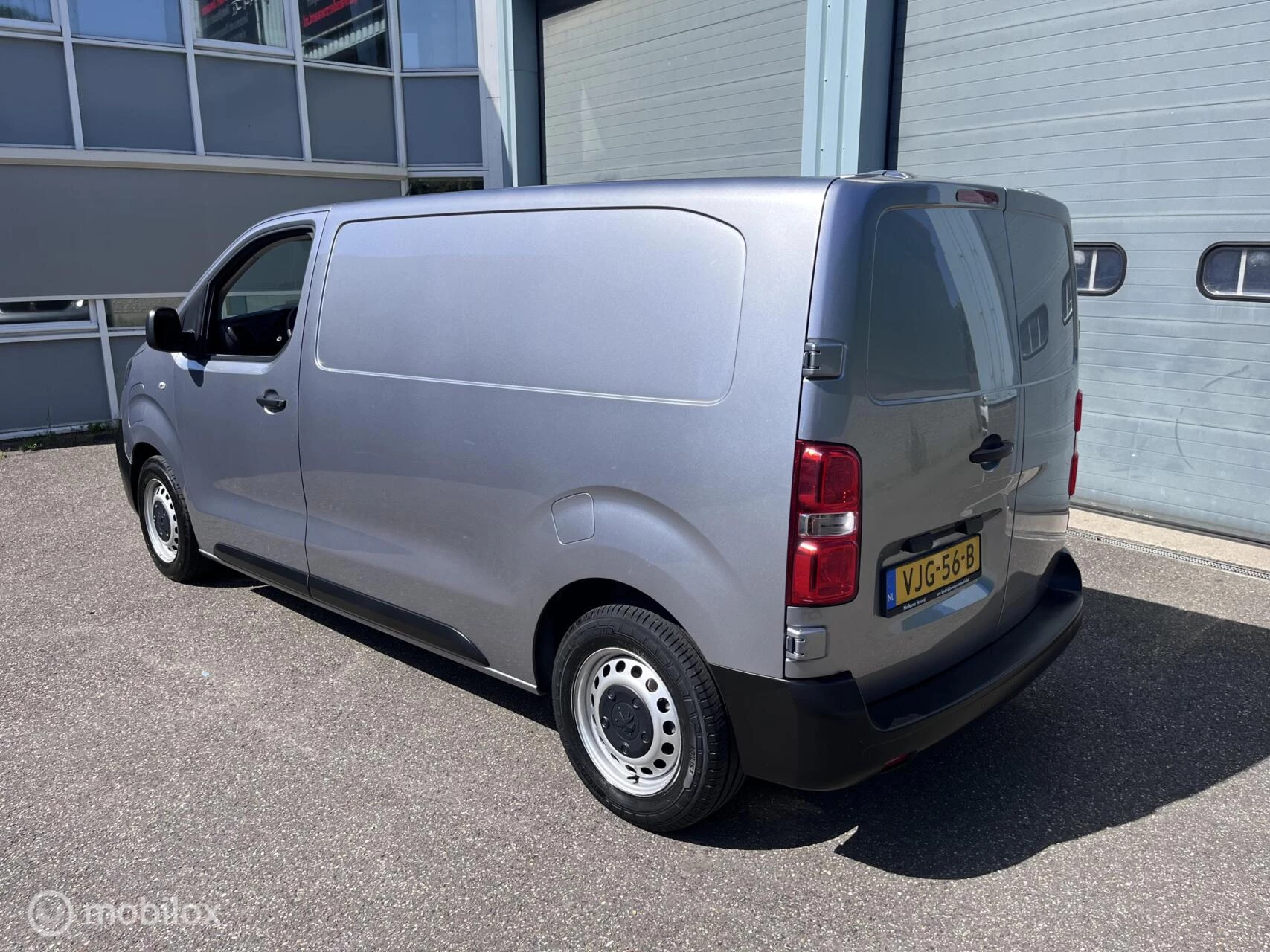 Hoofdafbeelding Peugeot e-Expert