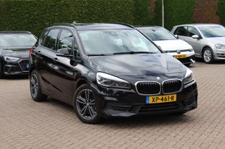 BMW 2 Serie Active Tourer 225xe iPerformance High Executive / SOH 84,7% / Camera / Leder / Head-up / Navigatie / Sportstoelen / 17'' / Stoelverwarming / Cruise Control