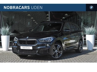 BMW X1 sDrive20i High Executive M Sport Automaat / Panoramadak / Sportstoelen / Achteruitrijcamera / Head-Up / Harman-Kardon / M Sportonderstel