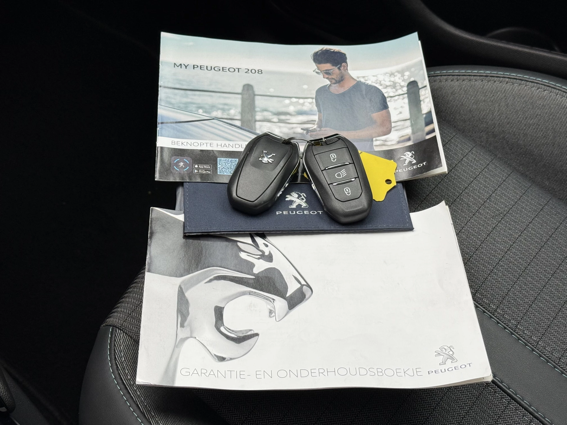 Hoofdafbeelding Peugeot e-208