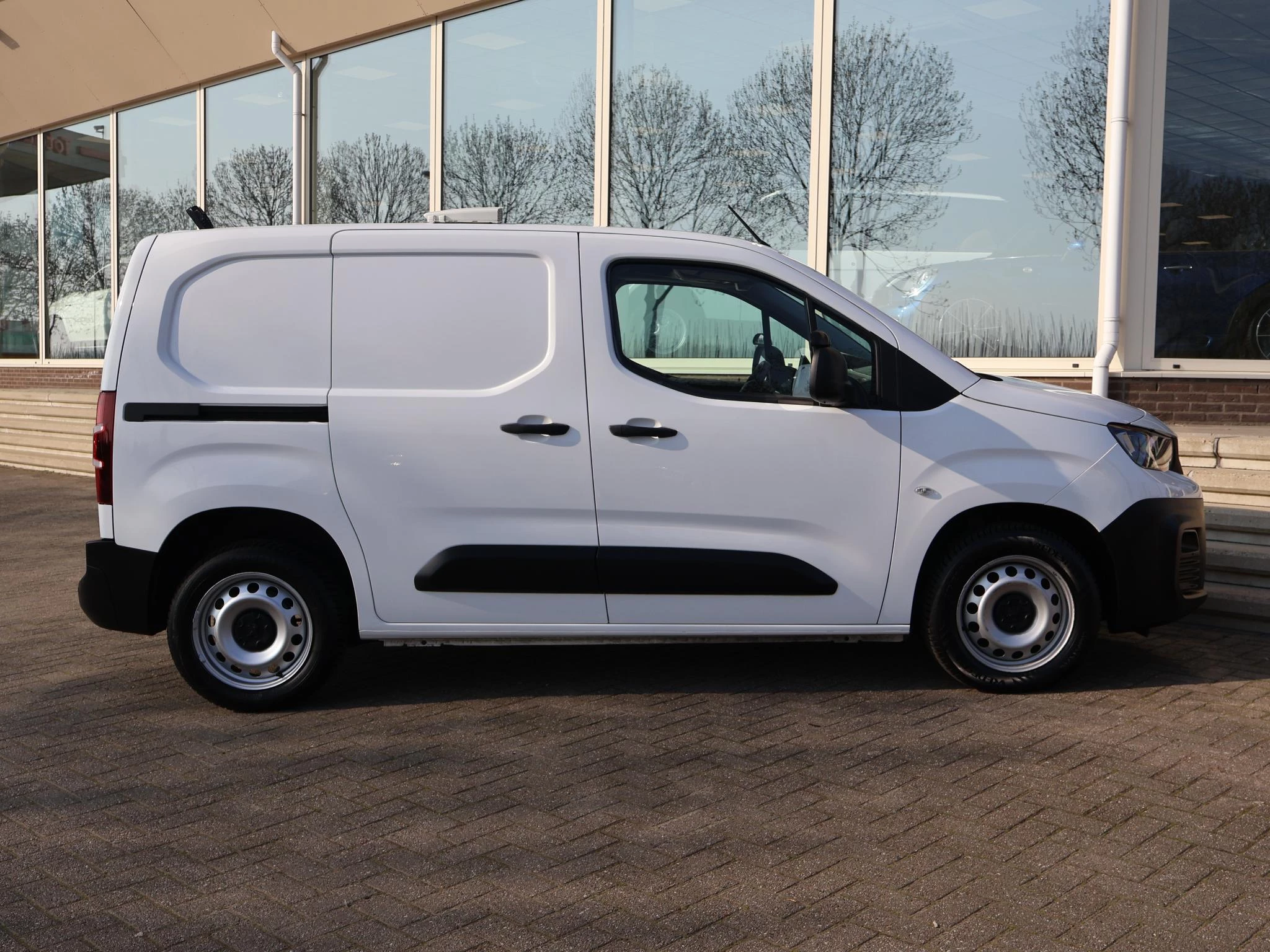 Hoofdafbeelding Peugeot Partner