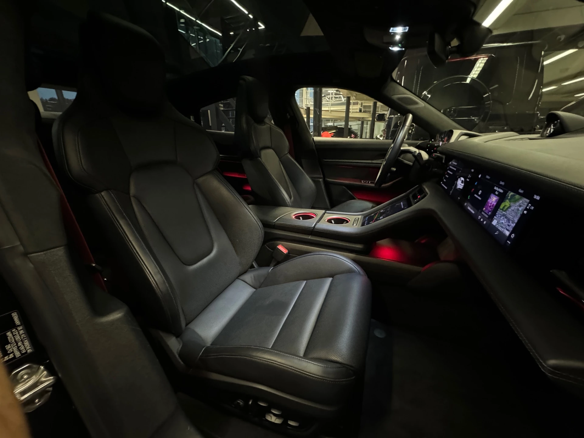 Hoofdafbeelding Porsche Taycan