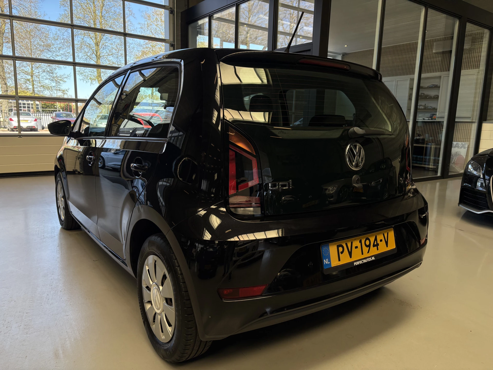 Hoofdafbeelding Volkswagen up!