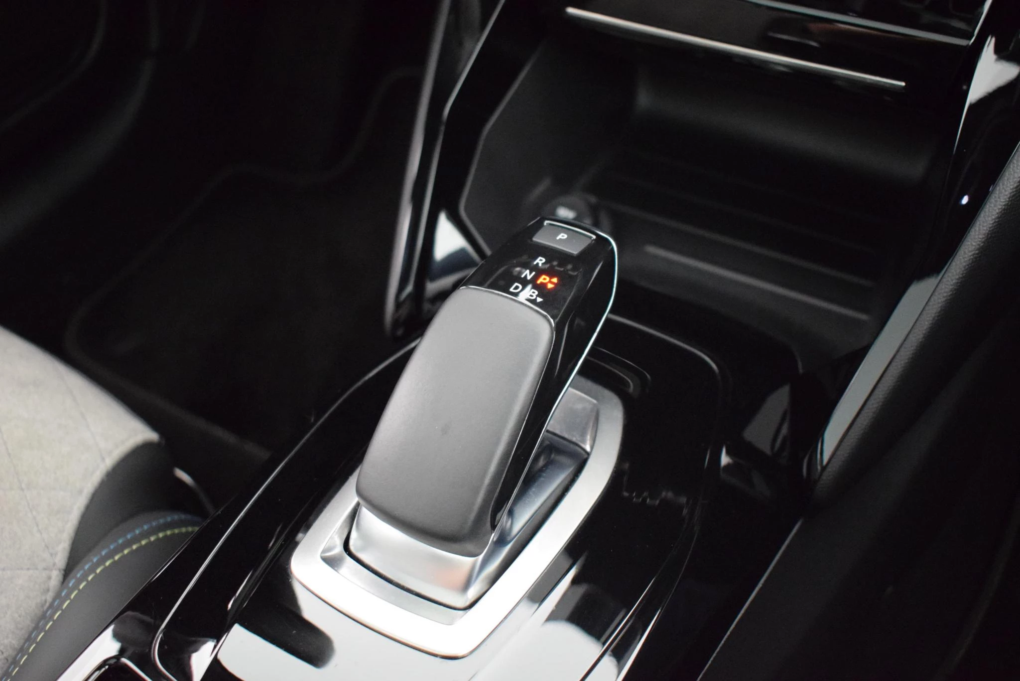 Hoofdafbeelding Peugeot e-208