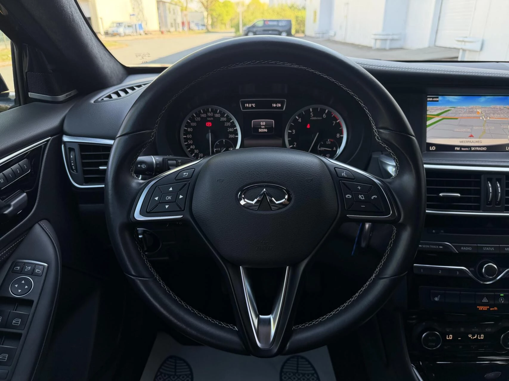 Hoofdafbeelding Infiniti Q30