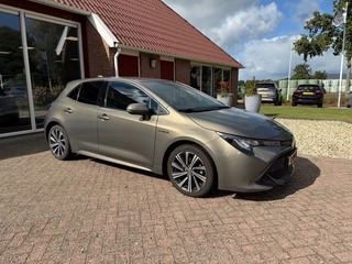Toyota Corolla 1.8 HYBRID DYNAMIC 5-DRS AUTOMAAT LUXE UITVOERING!