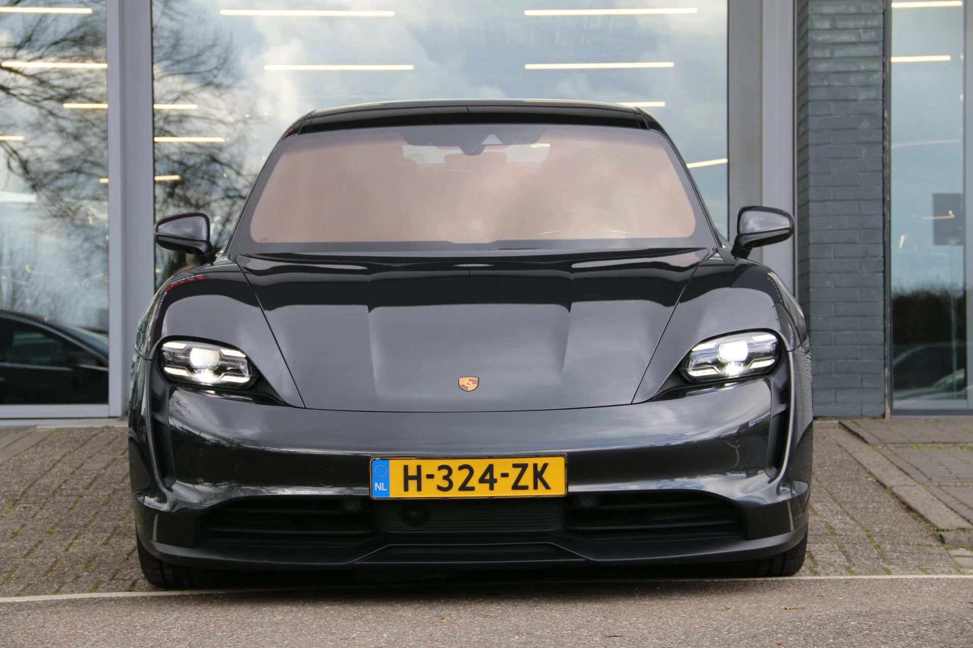 Hoofdafbeelding Porsche Taycan