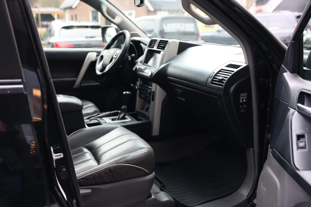 Hoofdafbeelding Toyota Land Cruiser