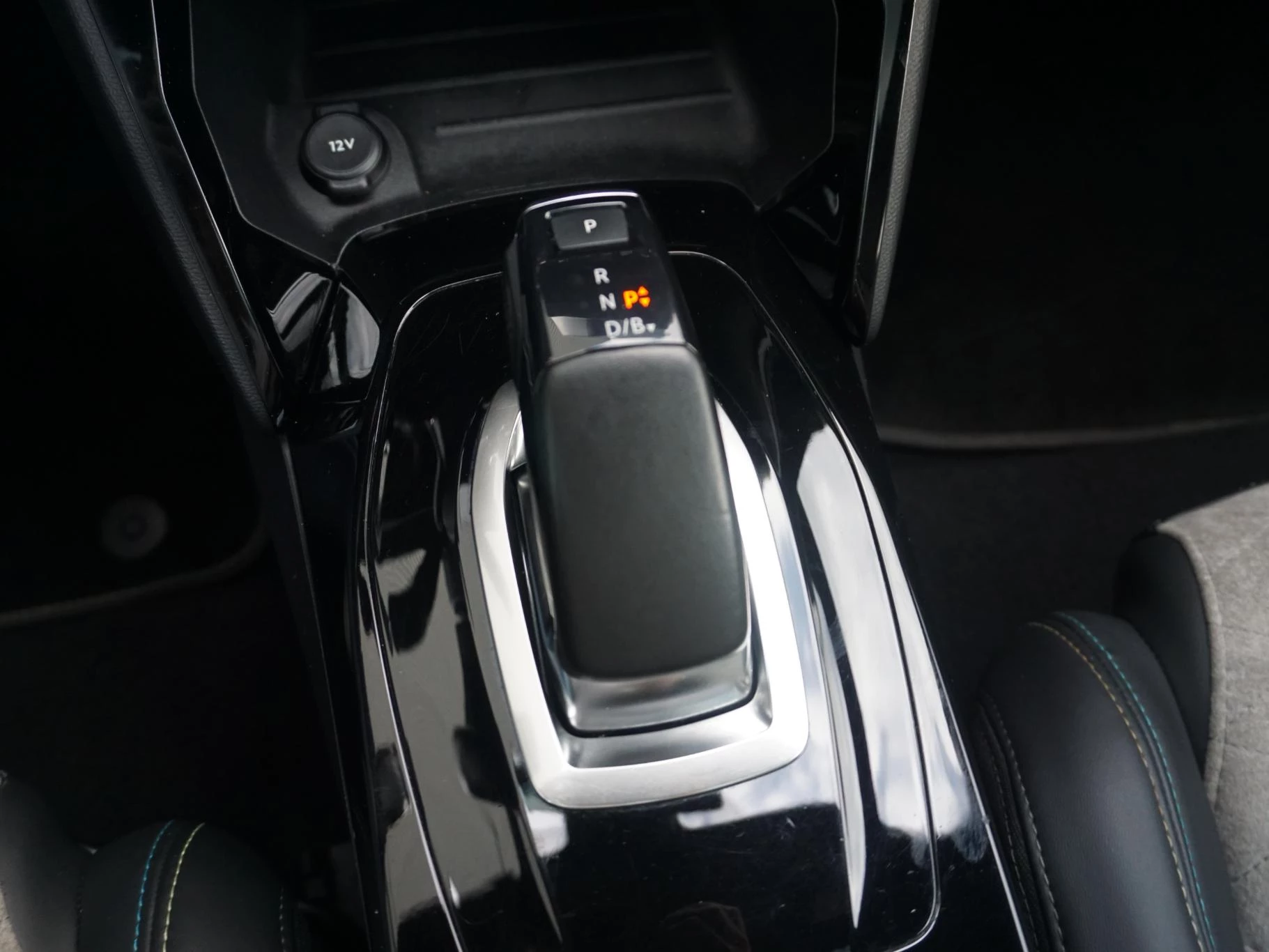 Hoofdafbeelding Peugeot e-208