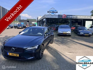 Volvo V60 2.0 T6 Recharge AWD Ultimate Dark Modeljaar 2023!