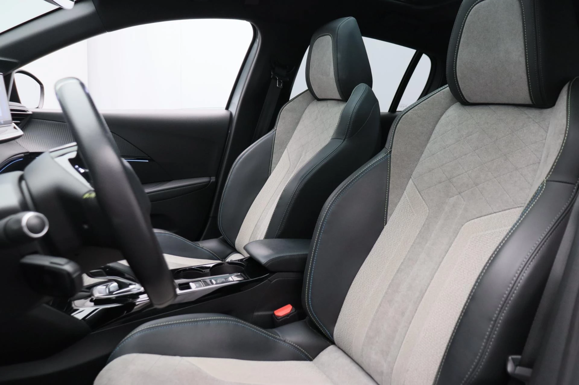 Hoofdafbeelding Peugeot e-208