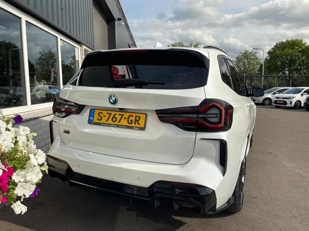 Hoofdafbeelding BMW iX3