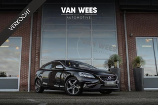 Hoofdafbeelding Volvo V40 Volvo V40 2.0 T2 R-Design | 2e eigenaar | Navigatie | 17 inch | Climate control | Alcantara/leer | Sportstoelen | PDC | Cruise control | Sportstuur | 122 pk