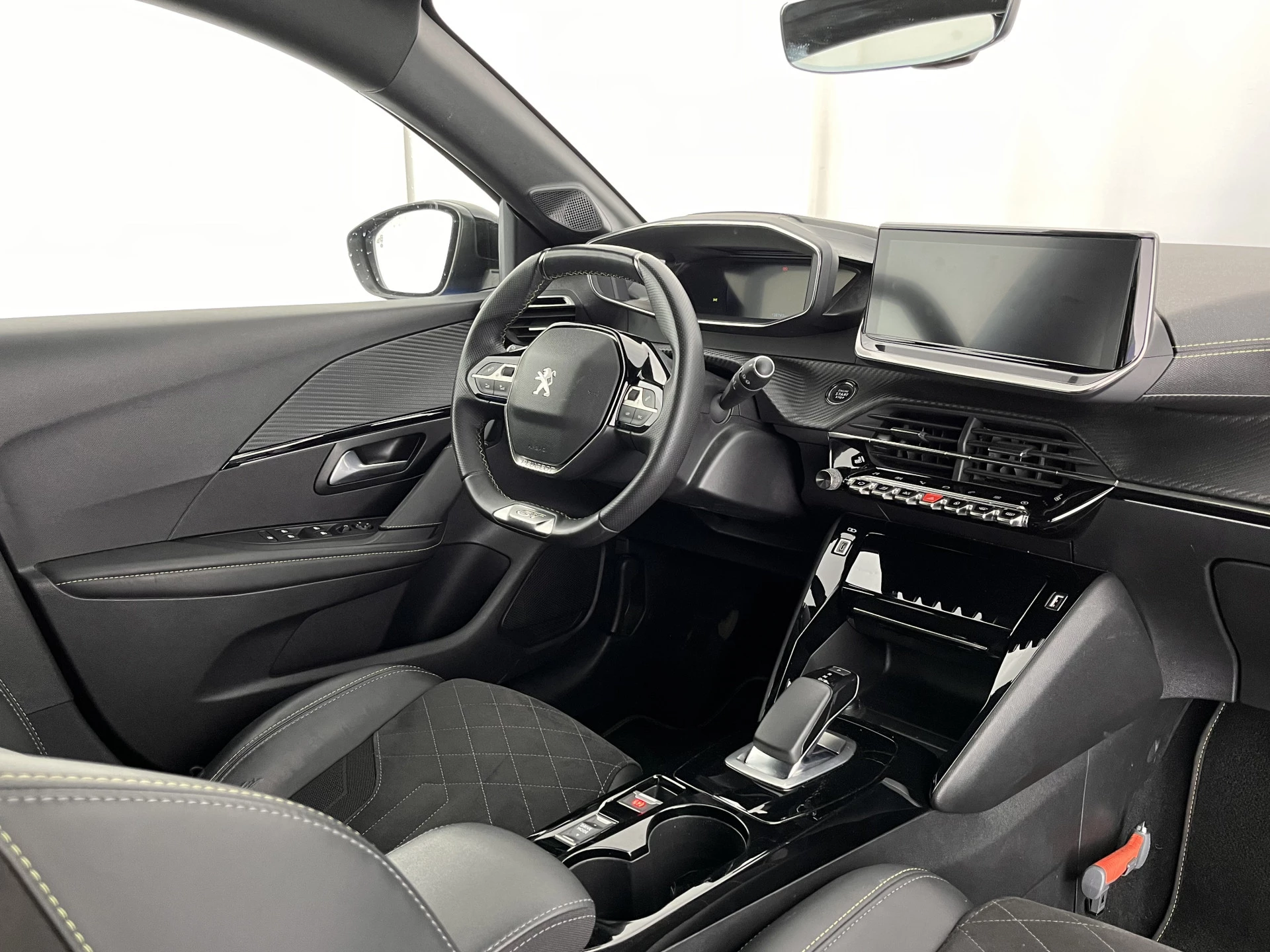Hoofdafbeelding Peugeot e-208