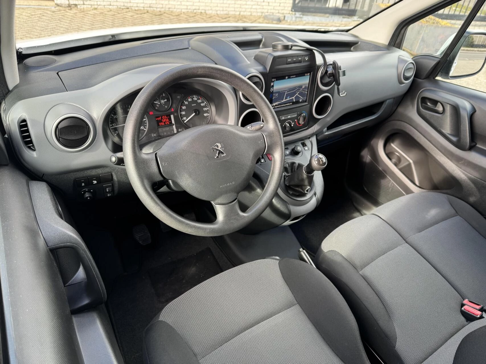 Hoofdafbeelding Peugeot Partner