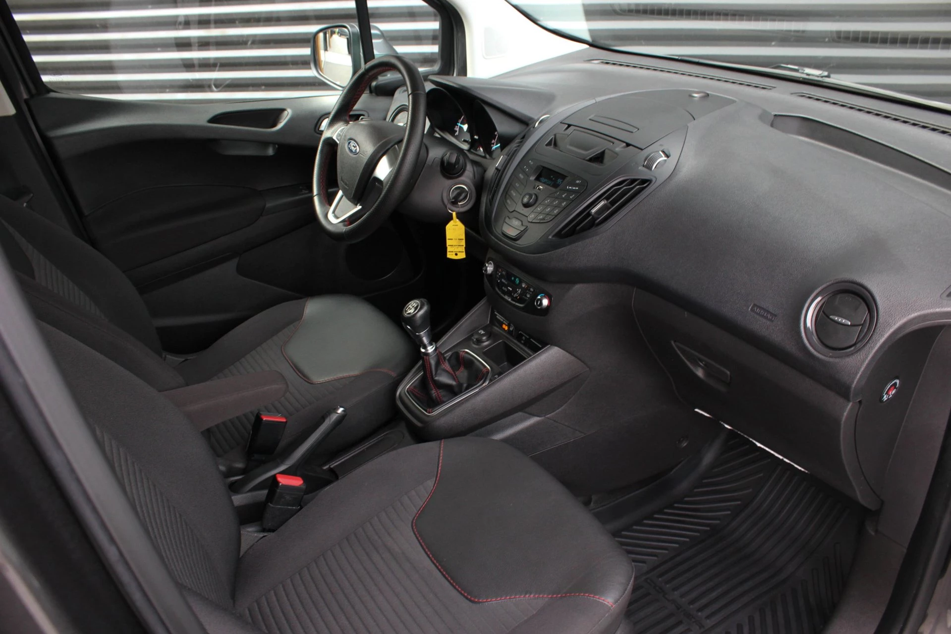 Hoofdafbeelding Ford Transit Courier