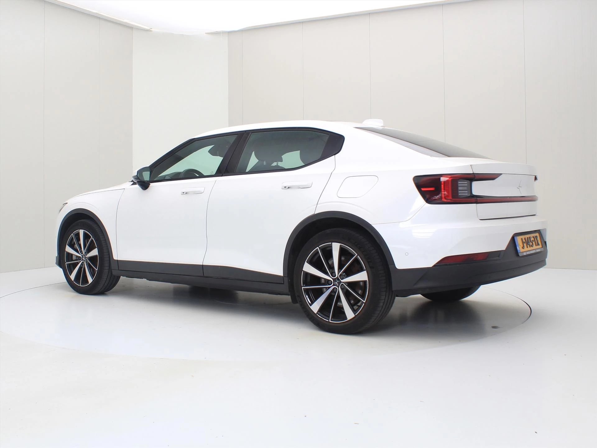 Hoofdafbeelding Polestar 2