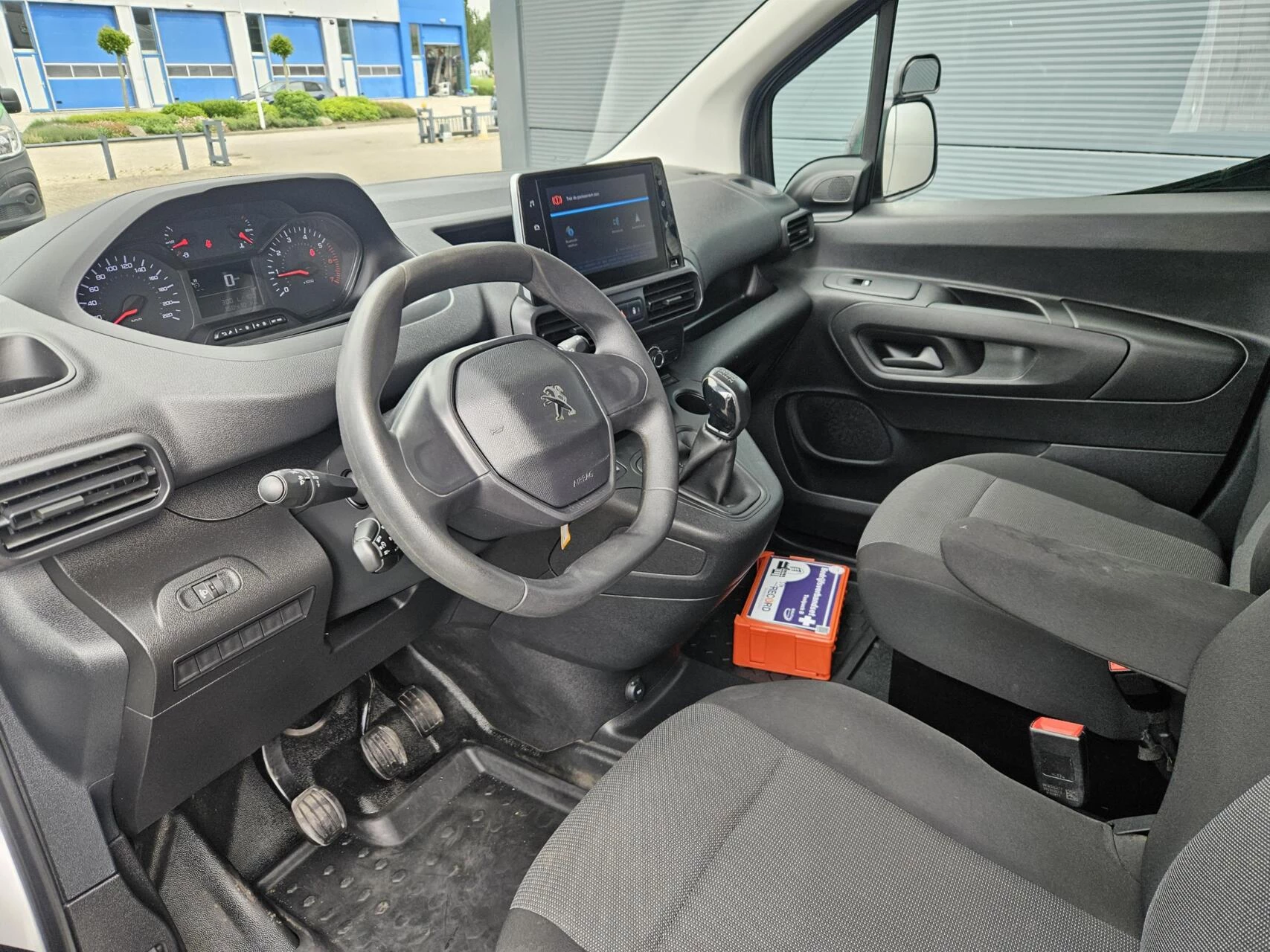 Hoofdafbeelding Peugeot Partner