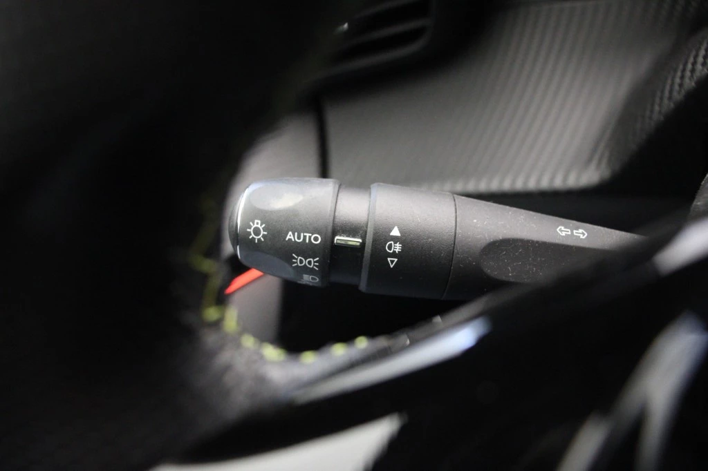 Hoofdafbeelding Peugeot e-208