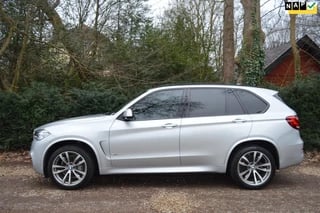 Hoofdafbeelding BMW X5 BMW X5 XDrive35i High Exe M-pakket/panorama/dealer onderh