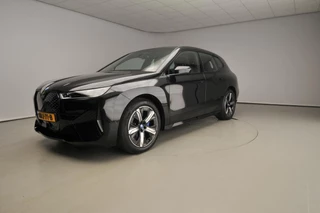 BMW iX xDrive50 | Sportpakket | Laserlicht | Leder | HUD | Active cruise | Panoramadak | Bowers & Wilkins sound | Alu 21 inch