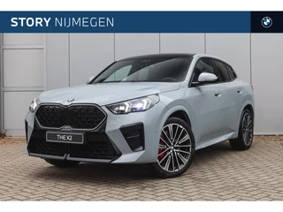 BMW X2 sDrive20i High Executive M Sport Automaat / Panoramadak / Trekhaak / M Sportstoelen / Stoelverwarming / Head-Up / Live Cockpit Professional / Parking Assistant Plus