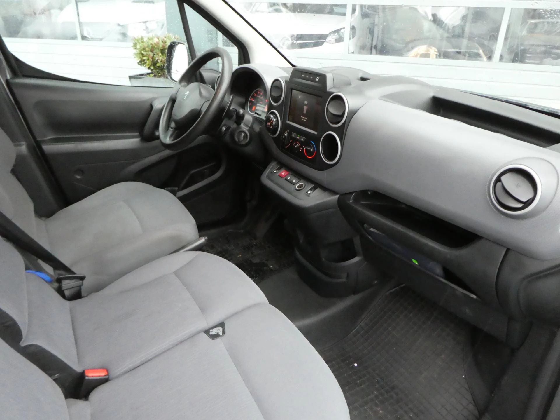 Hoofdafbeelding Peugeot Partner