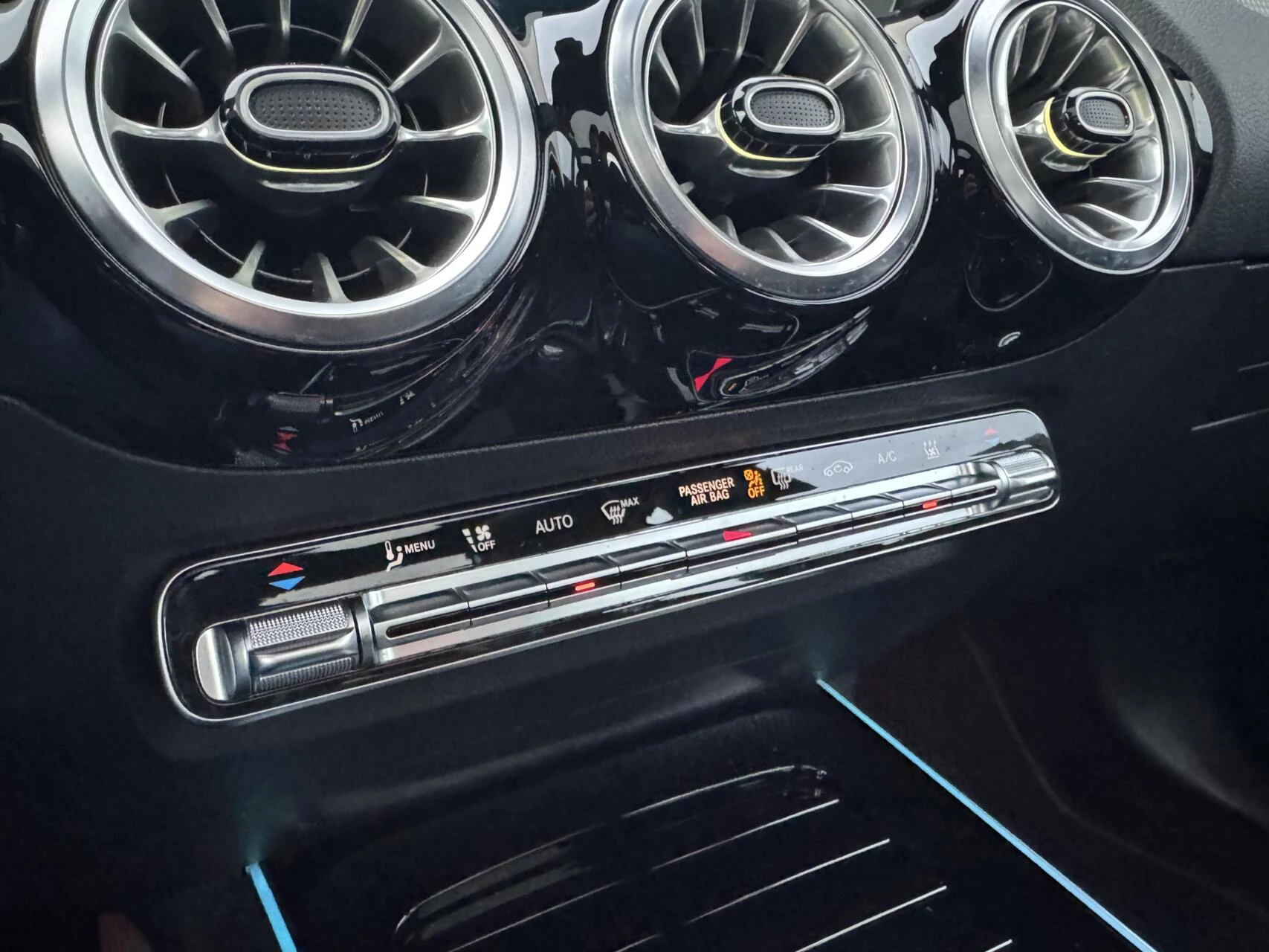 Hoofdafbeelding Mercedes-Benz EQA