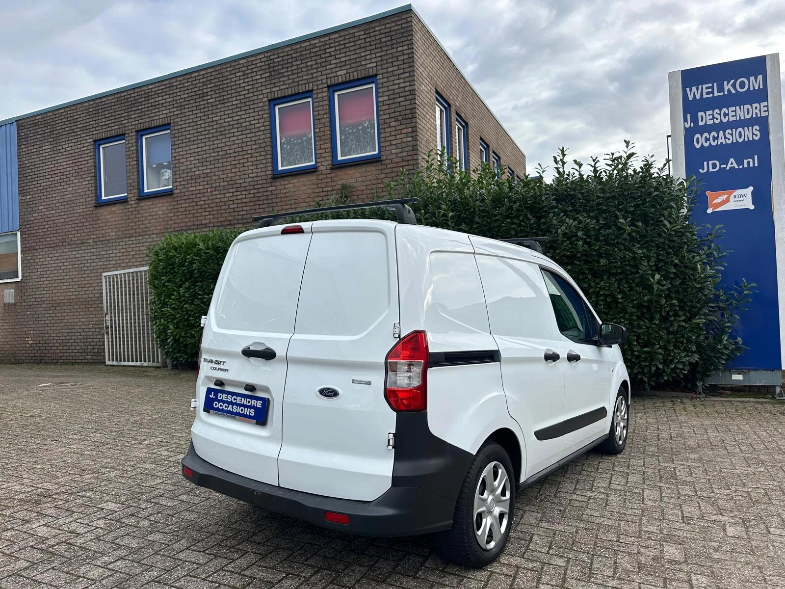 Hoofdafbeelding Ford Transit Courier