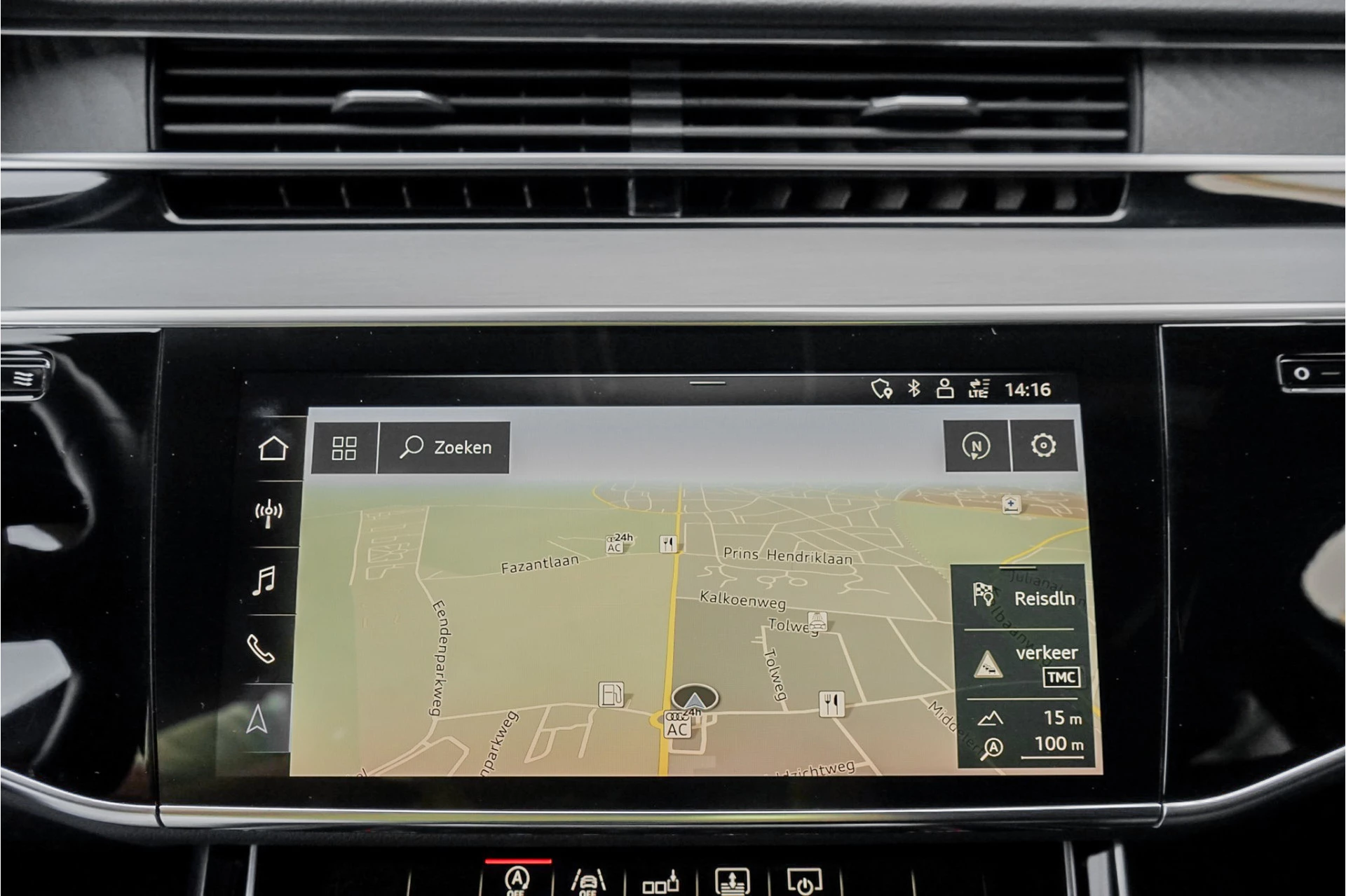 Hoofdafbeelding Audi A8