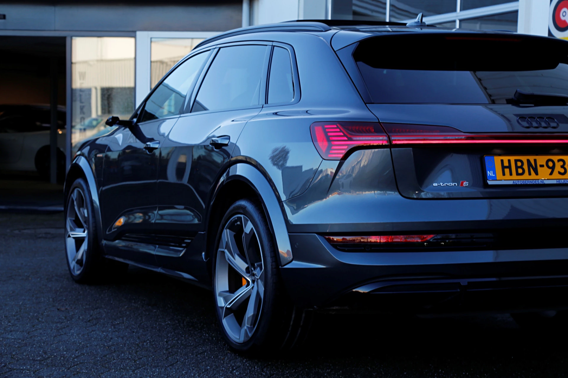 Hoofdafbeelding Audi e-tron