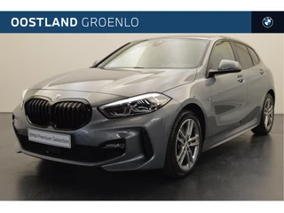 BMW 1 Serie 120i M Sport Automaat / BMW M 50 Jahre uitvoering / Sportstoelen / LED / M Sportonderstel / Parking Assistant / Live Cockpit Professional