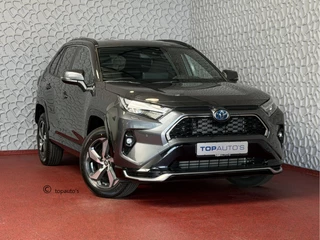 Toyota RAV4 2.5 PHEV AWD 306PK | ☑️ Nieuwe auto ☑️ | 0 km 1500KG trekgew. | HUD | Camera | LED | Elek. klep | STUUR/STOELVERW. V+A PHEV PLUG IN